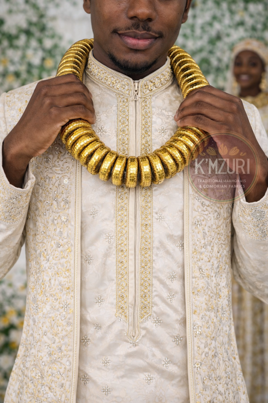 Collier traditionnel doré – Mariage & cérémonie